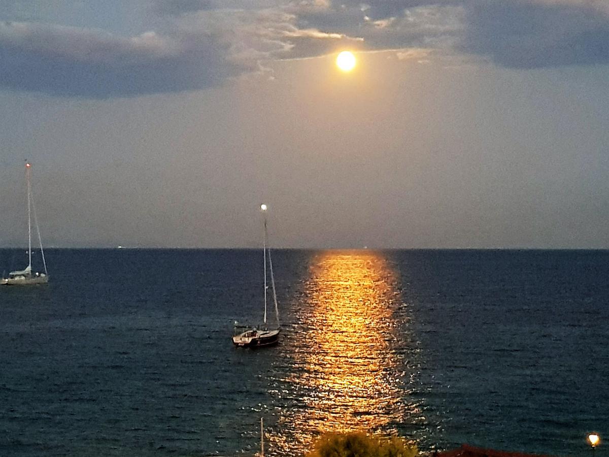 Sunrise Flora Agia Marina (Aegina) Exterior foto